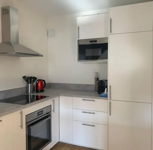 Lux Center Cosy 2 Bedroom With Private Parking