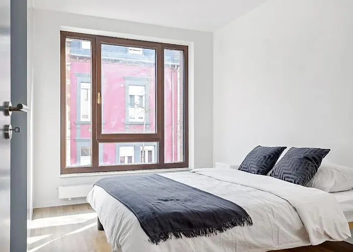 Lux Center Cosy 2 Bedroom With Private Parking *